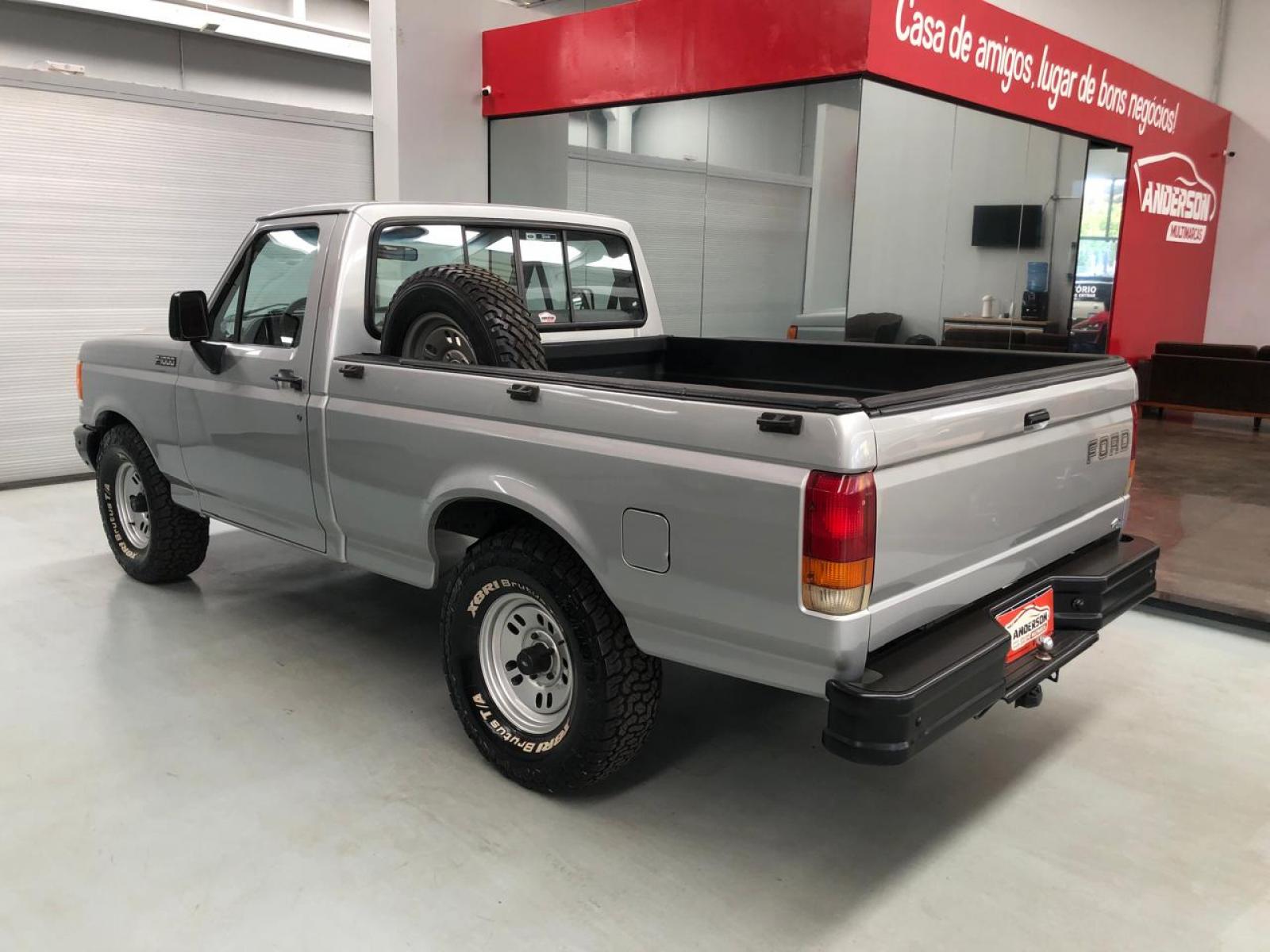 F-1000 3.9 SUPER CS 8V a venda na Anderson Multimarcas