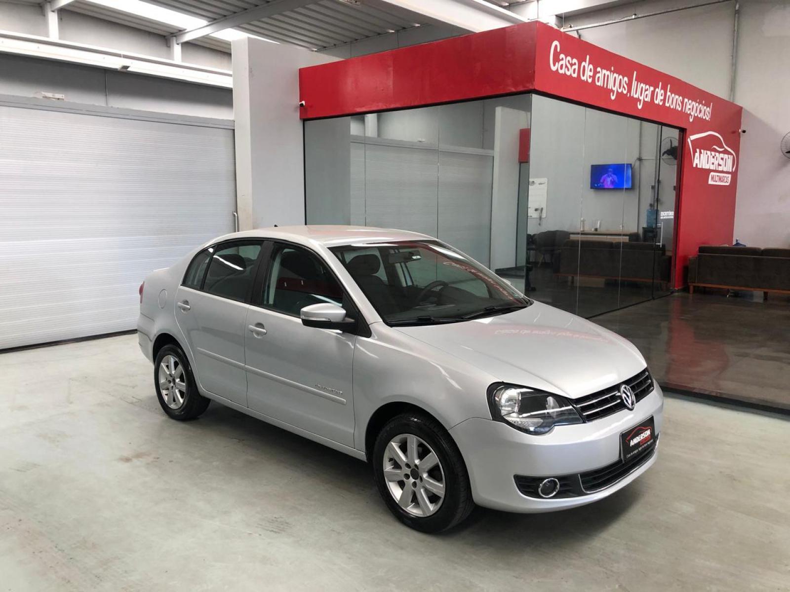 POLO SEDAN 1.6 MI COMFORTLINE 8V