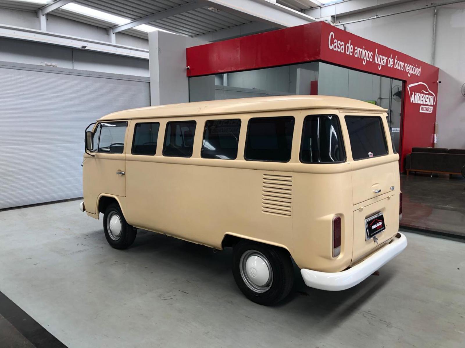 Volkswagen KOMBI KOMBI a venda na Anderson Multimarcas