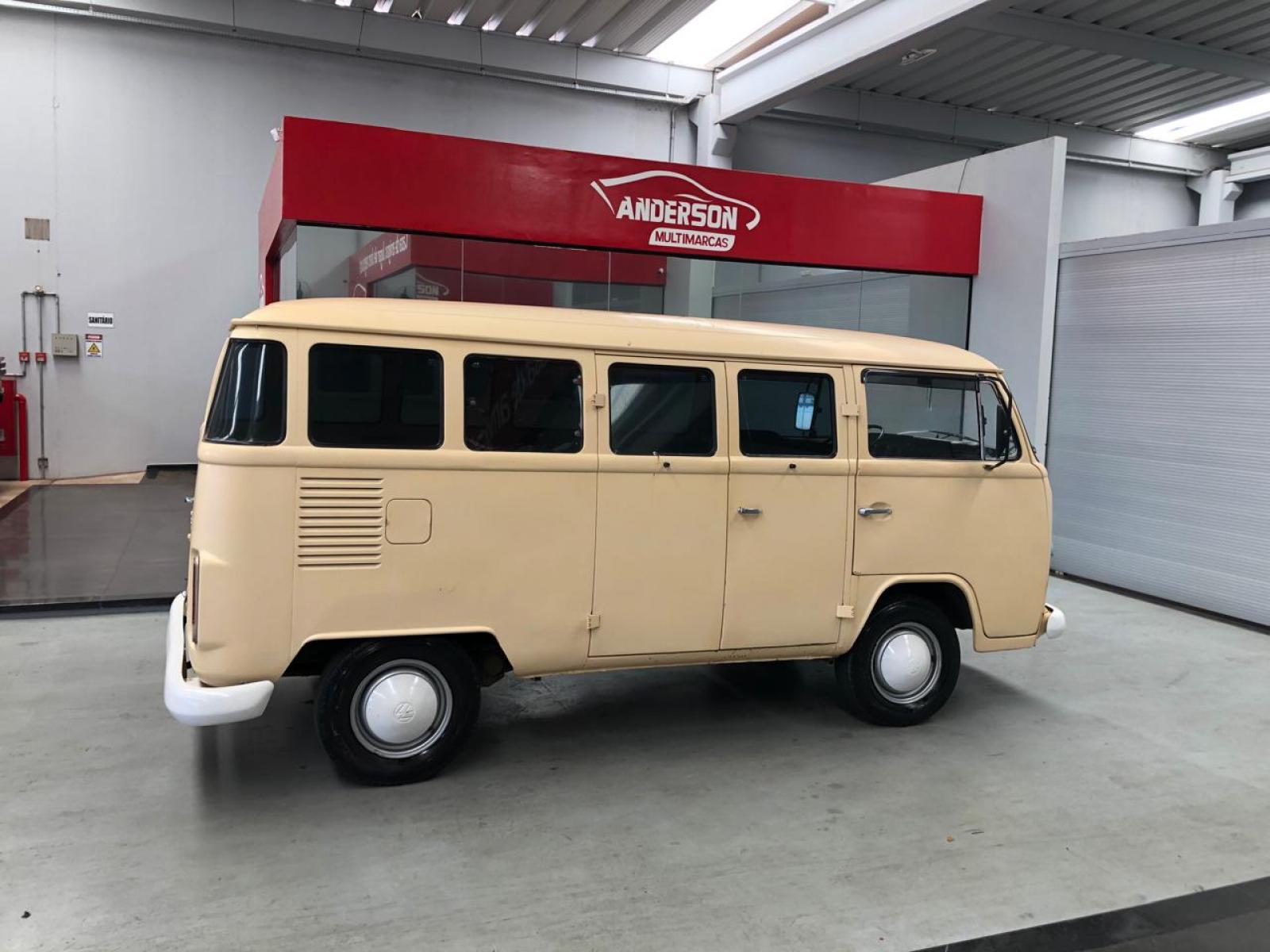 Volkswagen KOMBI KOMBI a venda na Anderson Multimarcas