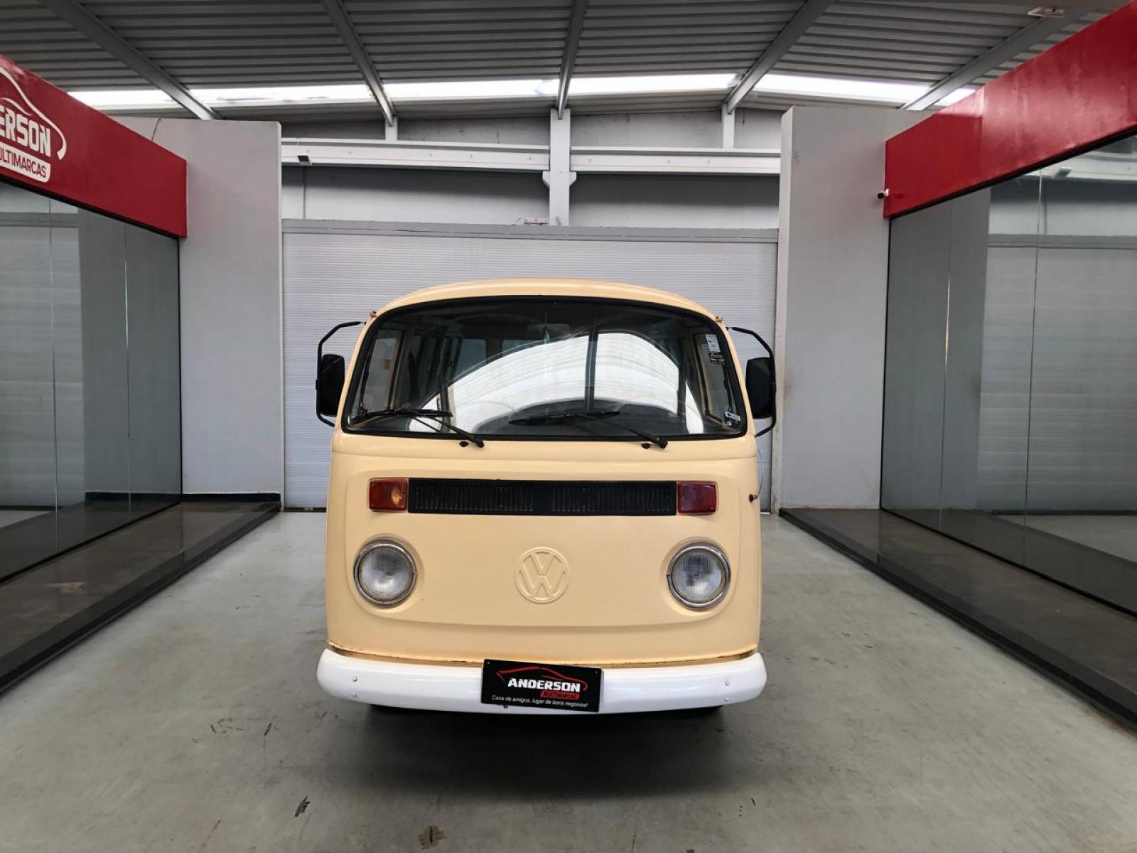 Volkswagen KOMBI KOMBI a venda na Anderson Multimarcas