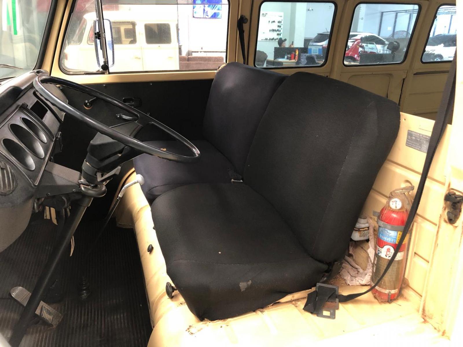 Volkswagen KOMBI KOMBI a venda na Anderson Multimarcas