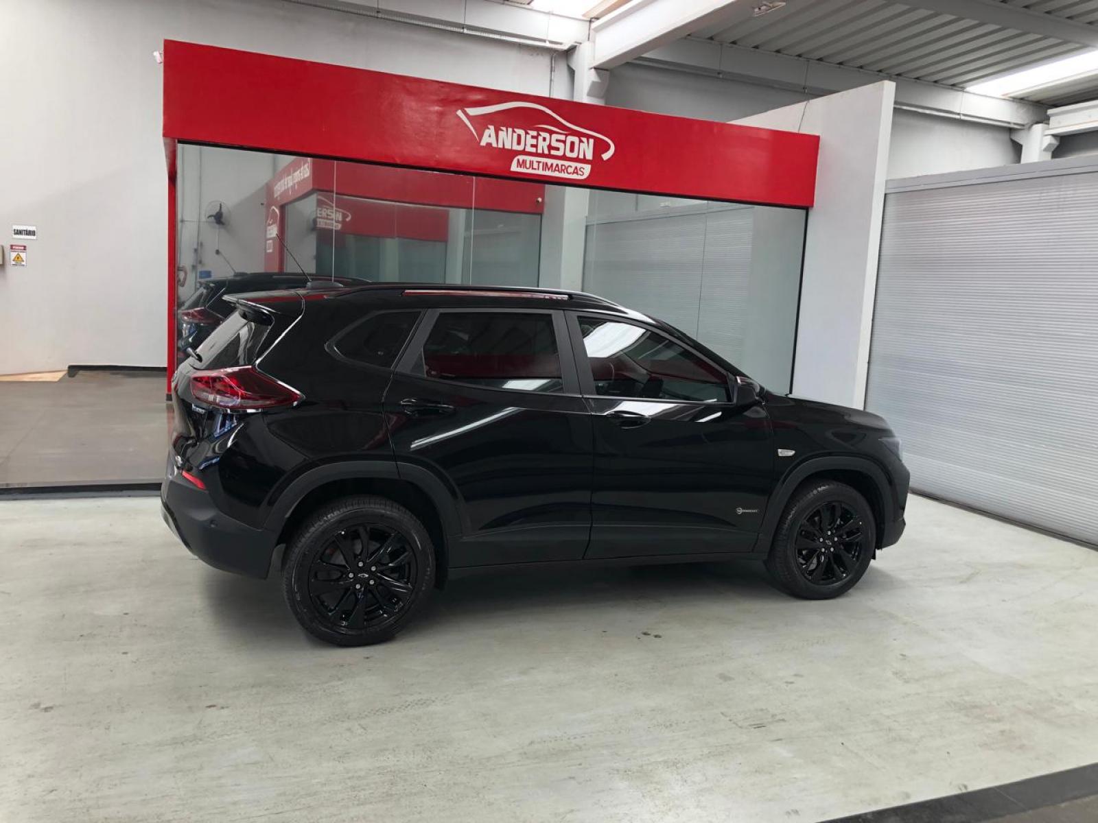 TRACKER 1.0 TURBO MIDNIGHT a venda na Anderson Multimarcas