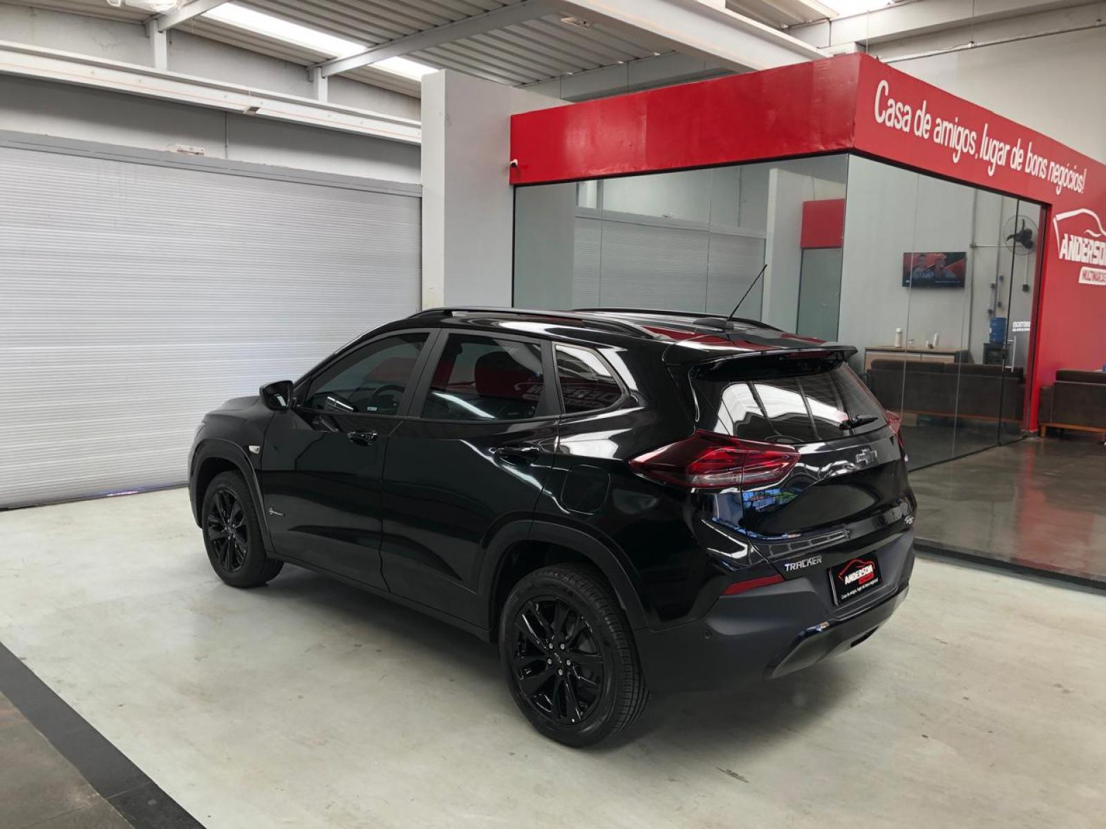 TRACKER 1.0 TURBO MIDNIGHT a venda na Anderson Multimarcas