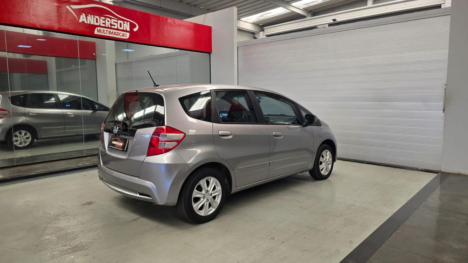 FIT LX a venda na Anderson Multimarcas