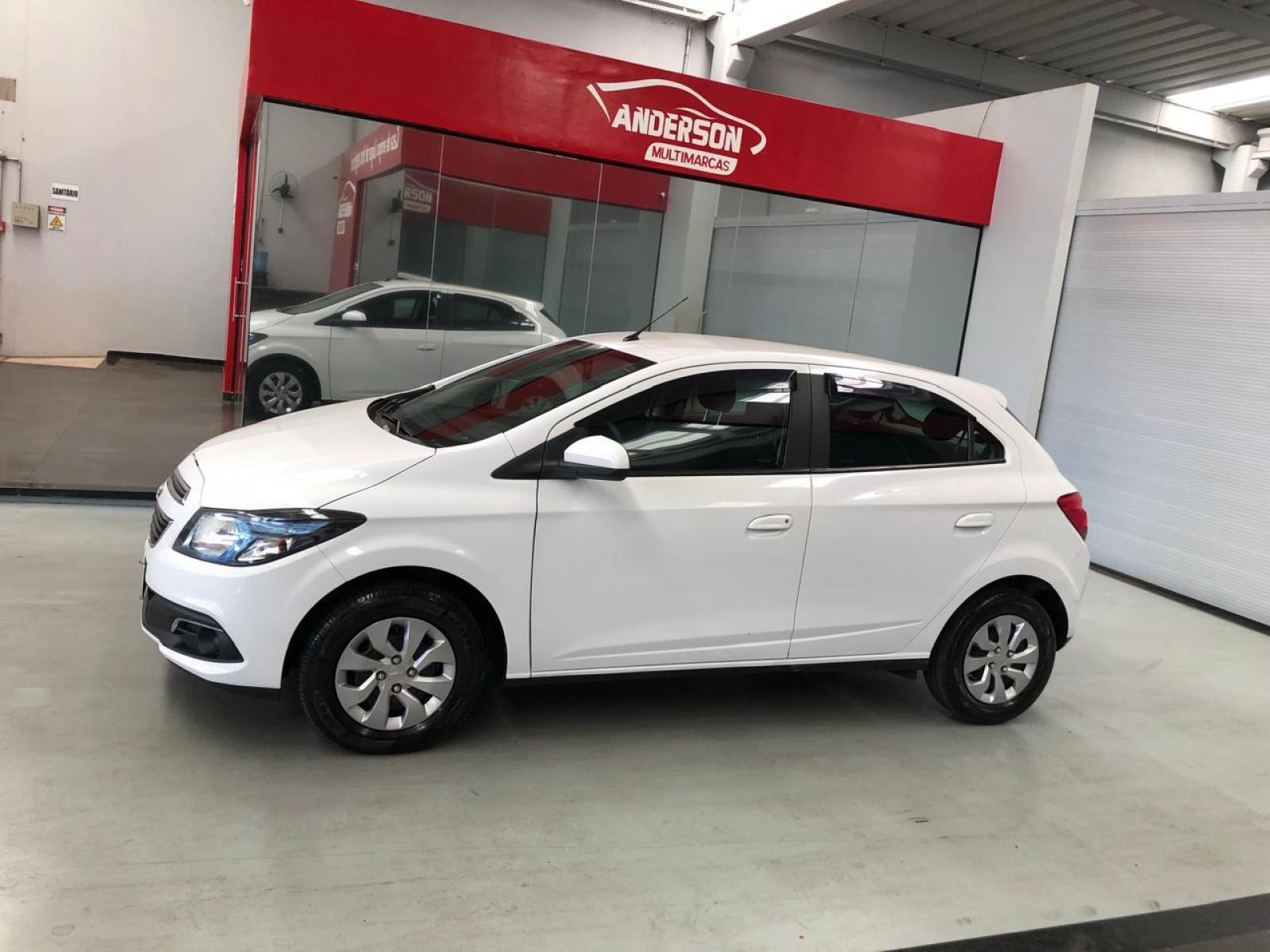 ONIX 1.4 AT LT a venda na Anderson Multimarcas