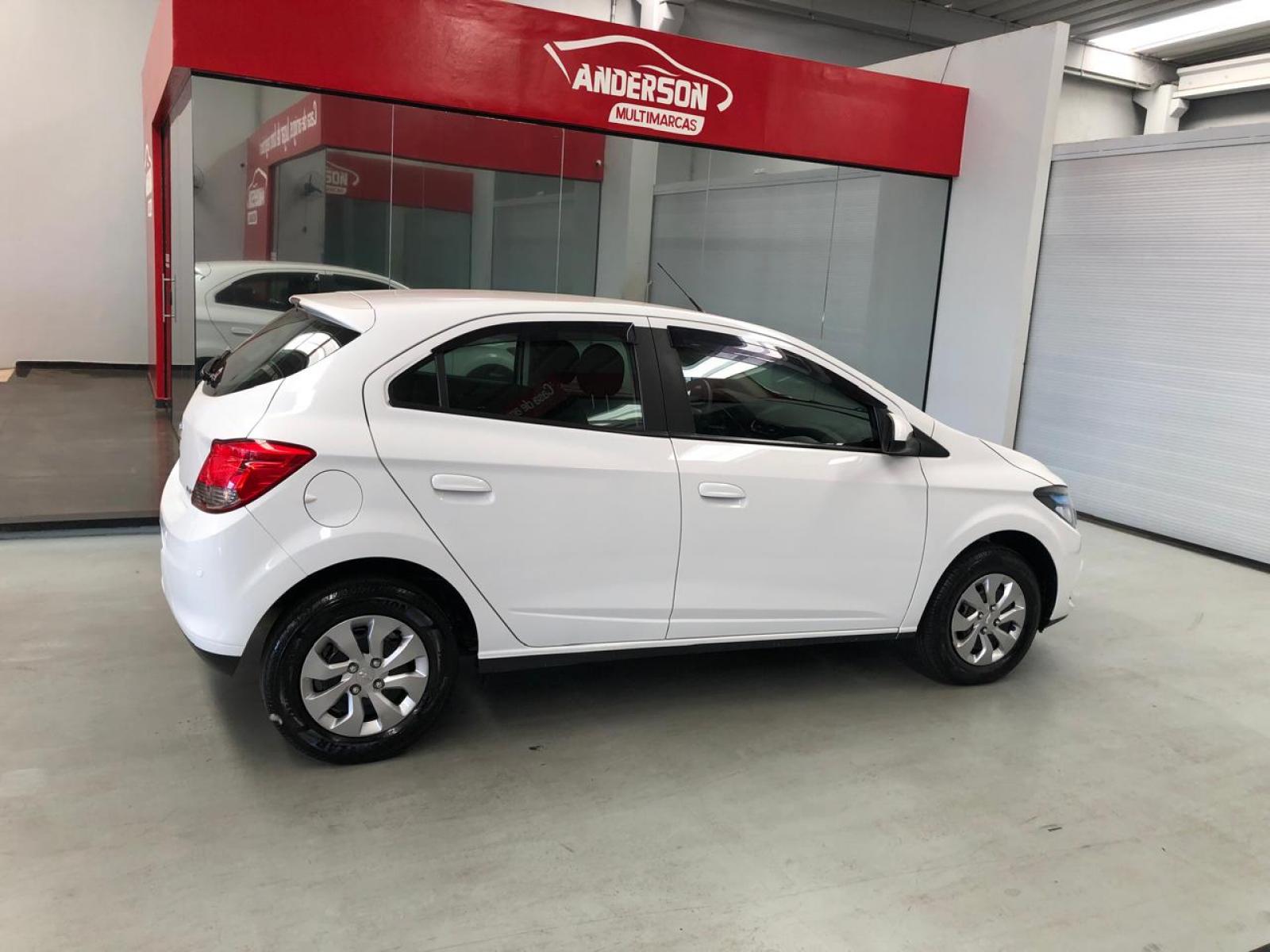 ONIX 1.4 AT LT a venda na Anderson Multimarcas