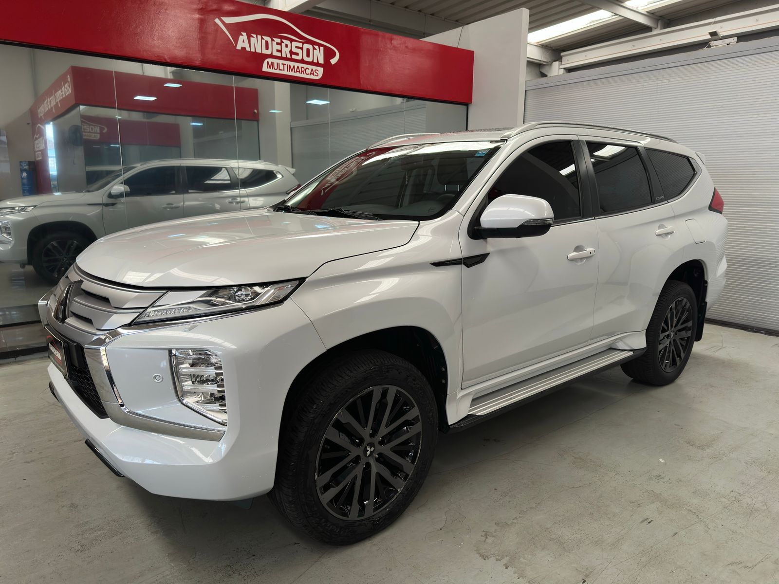 PAJERO SPORT ORT LEGND a venda na Anderson Multimarcas