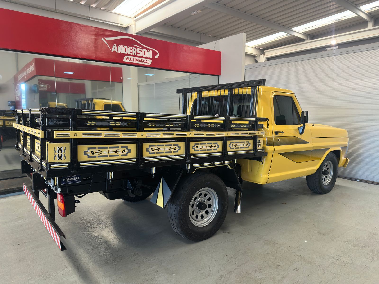 F-1000 a venda na Anderson Multimarcas