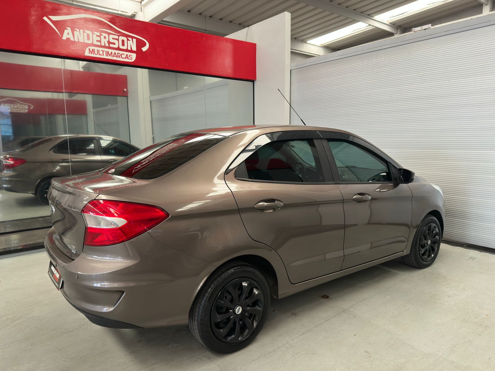 KA+ SE AT 1.5 SEDAN C a venda na Anderson Multimarcas