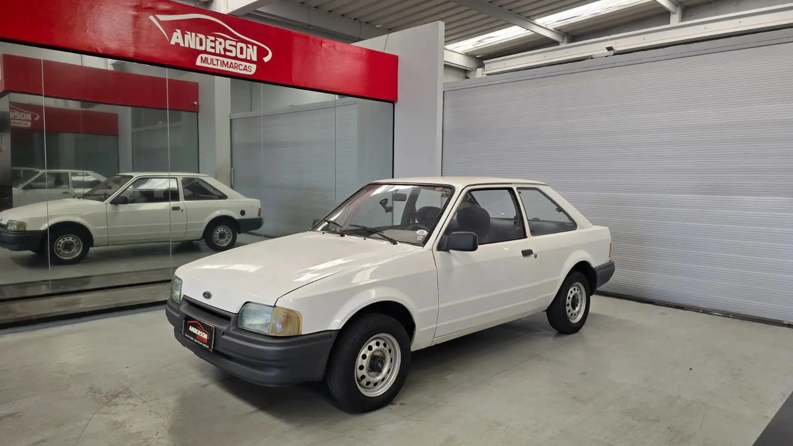 ESCORT L