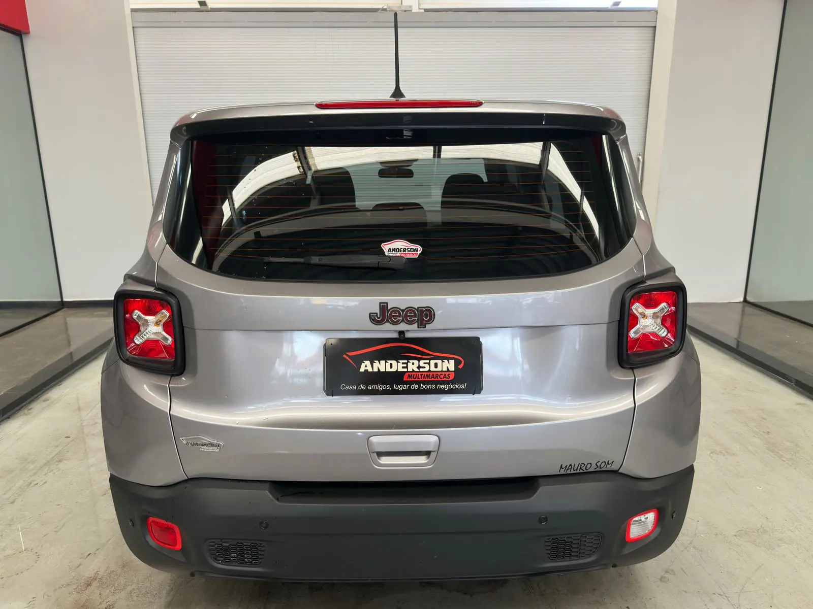 Jeep RENEGADE 1.8 AT a venda na Anderson Multimarcas