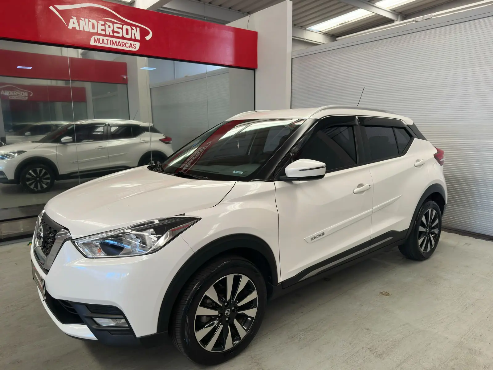 Nissan KICKS SV CVT a venda na Anderson Multimarcas