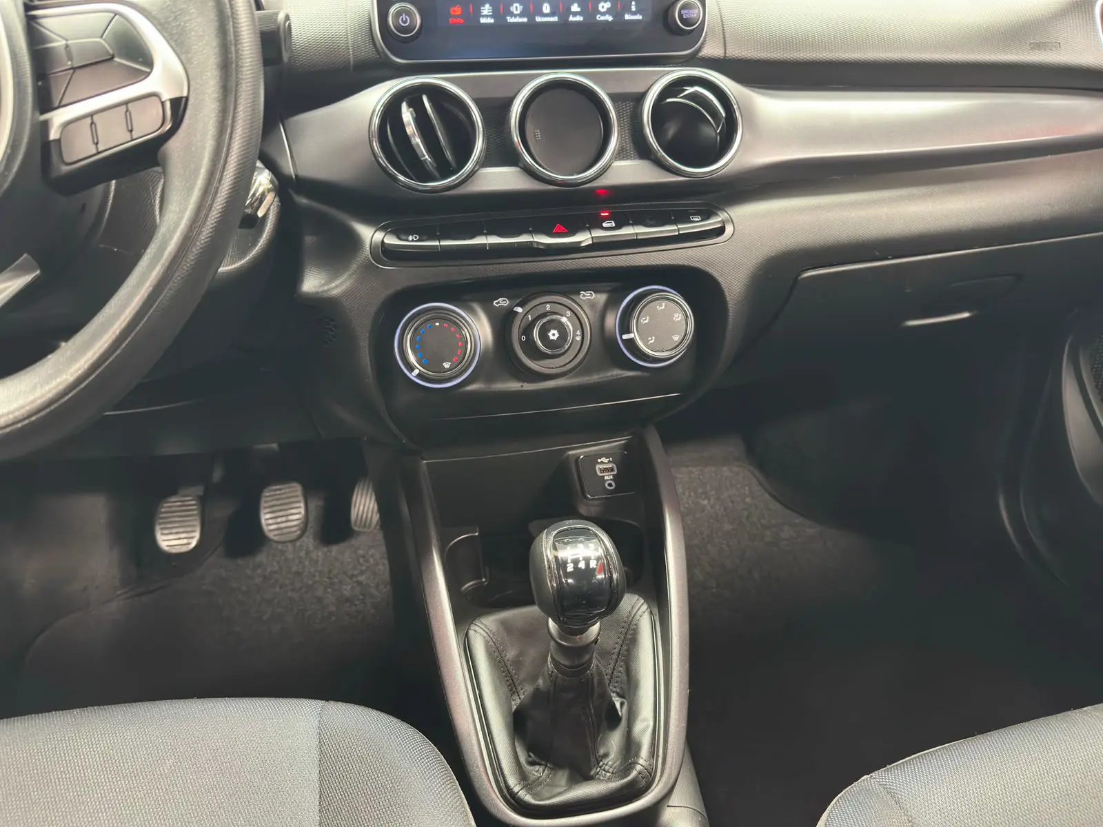 Fiat ARGO TREKKING a venda na Anderson Multimarcas