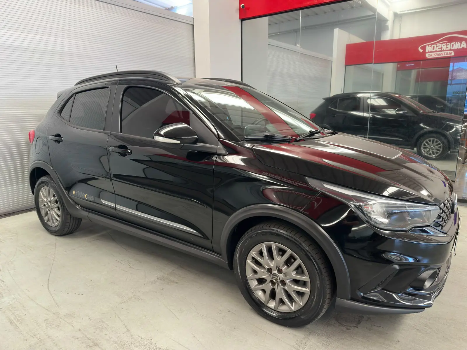 Fiat ARGO TREKKING a venda na Anderson Multimarcas