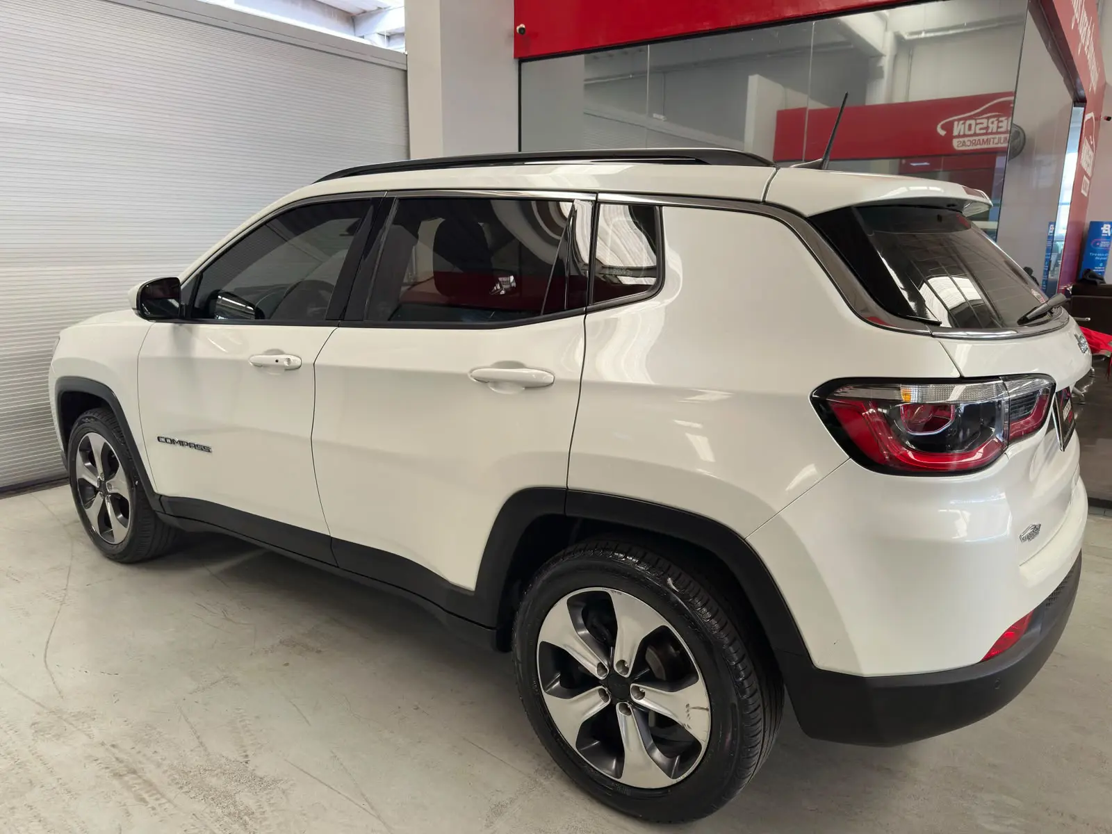 Jeep COMPASS LONGITUDE a venda na Anderson Multimarcas