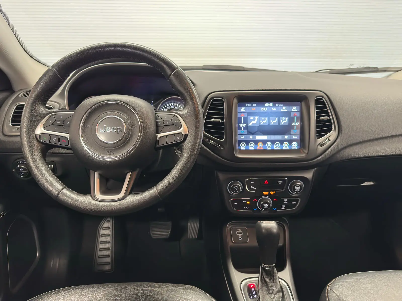 Jeep COMPASS LONGITUDE a venda na Anderson Multimarcas