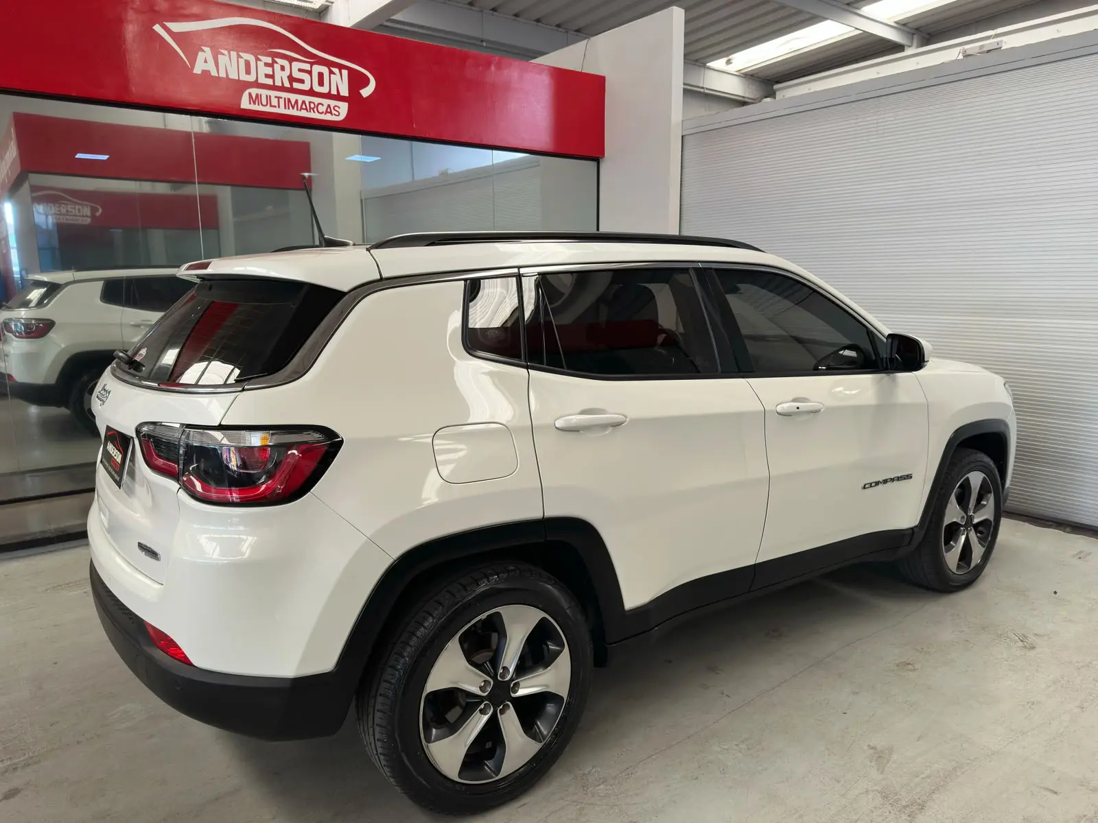Jeep COMPASS LONGITUDE a venda na Anderson Multimarcas