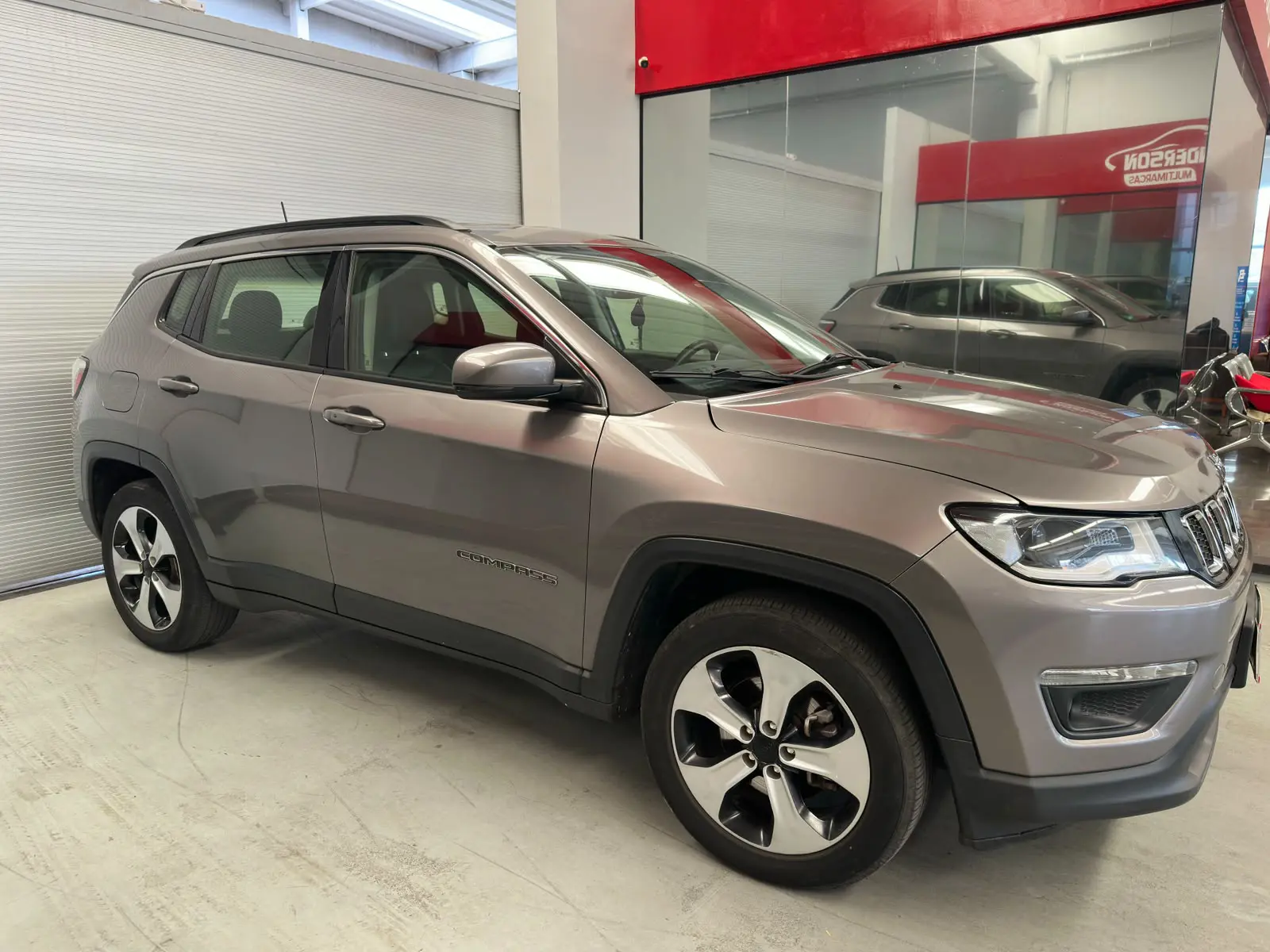Jeep COMPASS LONGITUDE a venda na Anderson Multimarcas