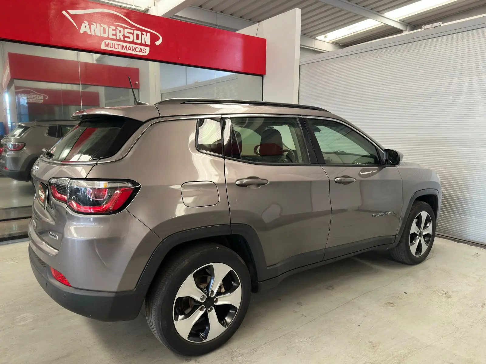 Jeep COMPASS LONGITUDE a venda na Anderson Multimarcas