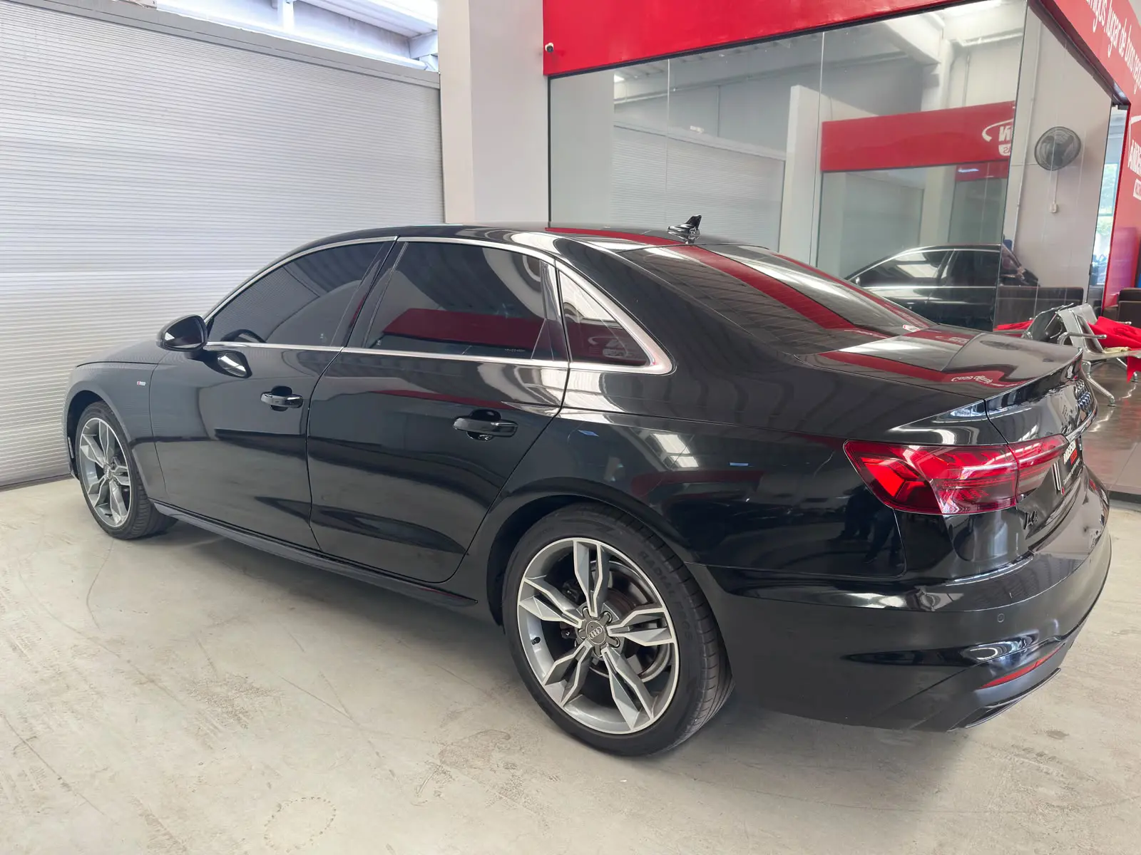 Audi A4 2.0TFS a venda na Anderson Multimarcas