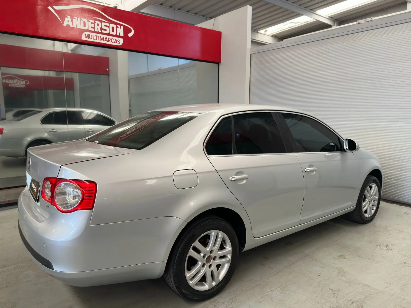 Volkswagen JETTA a venda na Anderson Multimarcas