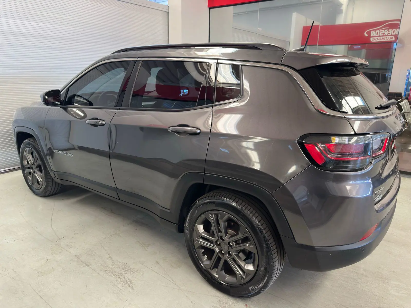 Jeep COMPASS LONG TF a venda na Anderson Multimarcas
