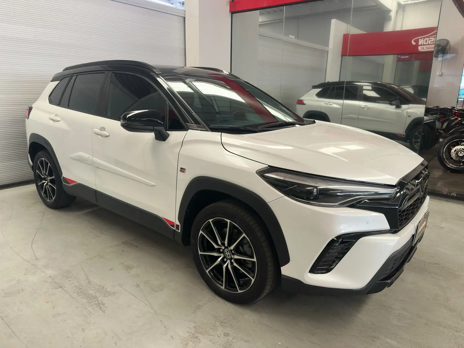 Toyota COROLLA CROOS GRS a venda na Anderson Multimarcas