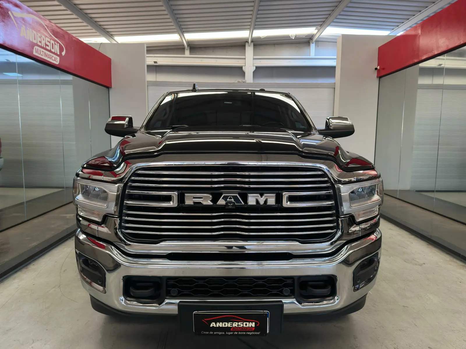 RAM 2500 LARAMIE a venda na Anderson Multimarcas