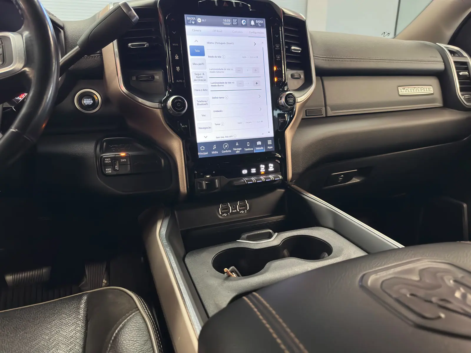 RAM 2500 LARAMIE a venda na Anderson Multimarcas