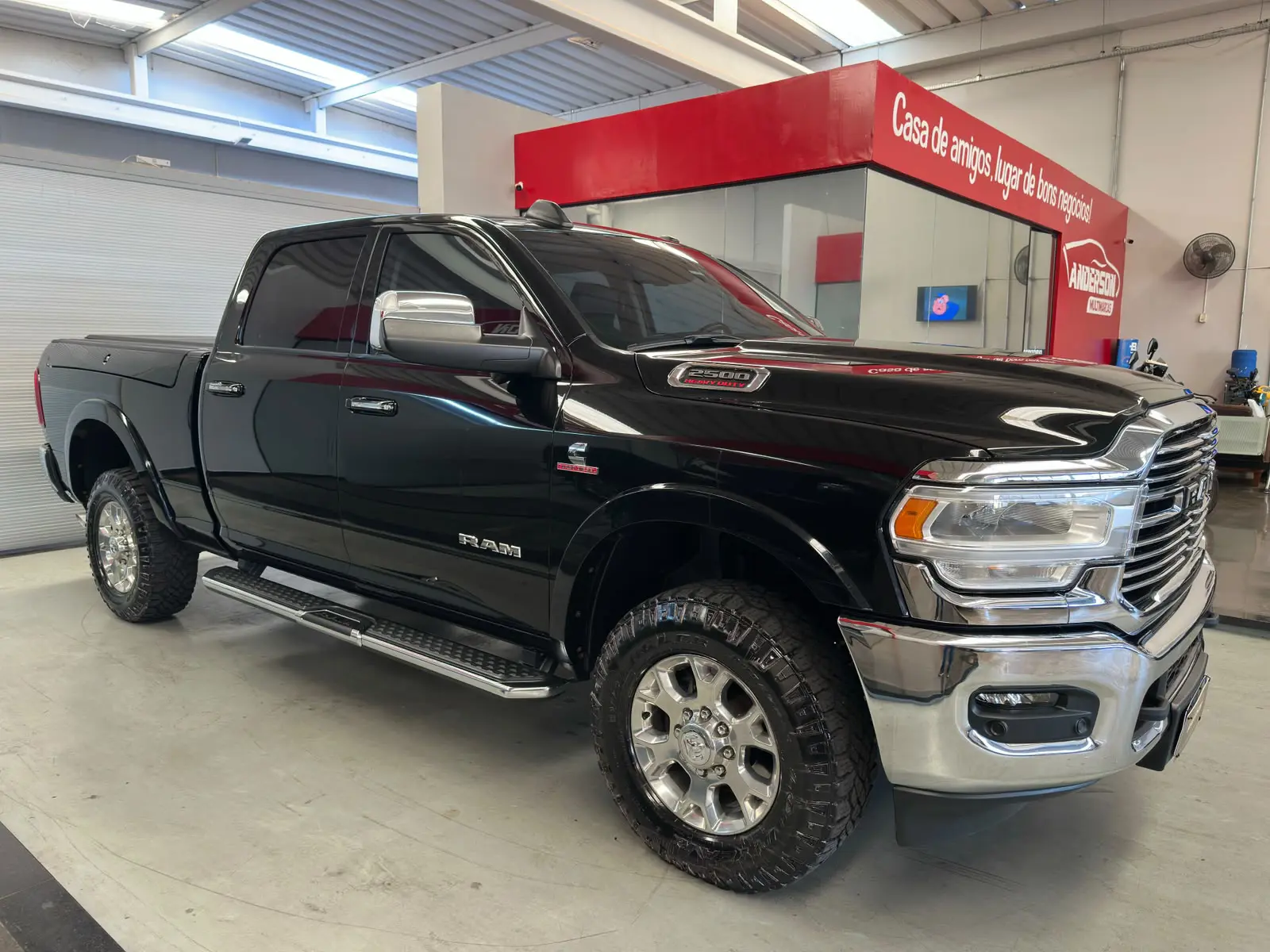 RAM 2500 LARAMIE a venda na Anderson Multimarcas