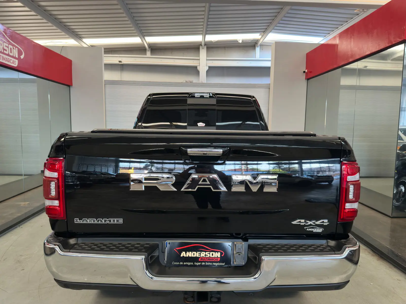 RAM 2500 LARAMIE a venda na Anderson Multimarcas