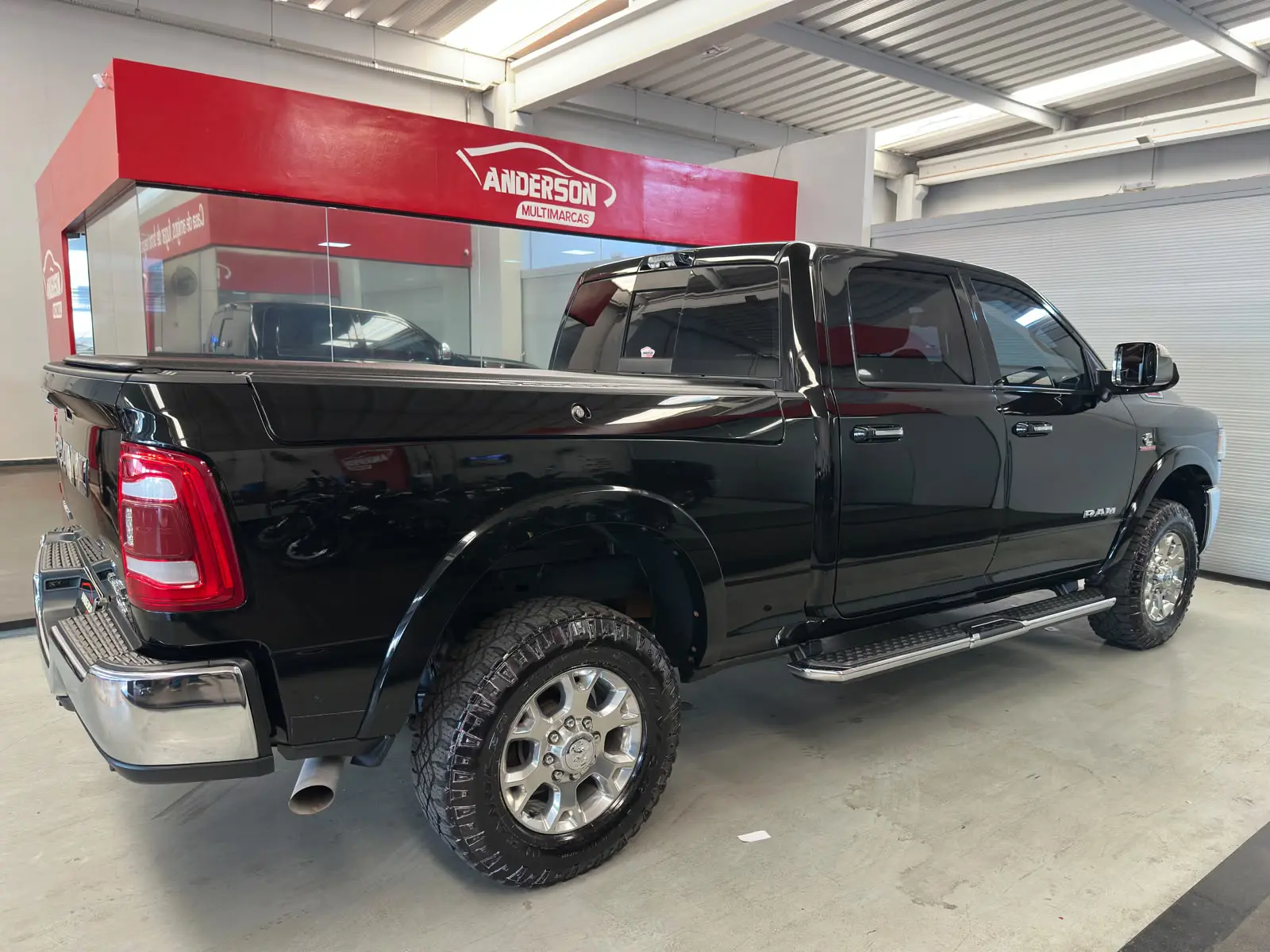 RAM 2500 LARAMIE a venda na Anderson Multimarcas