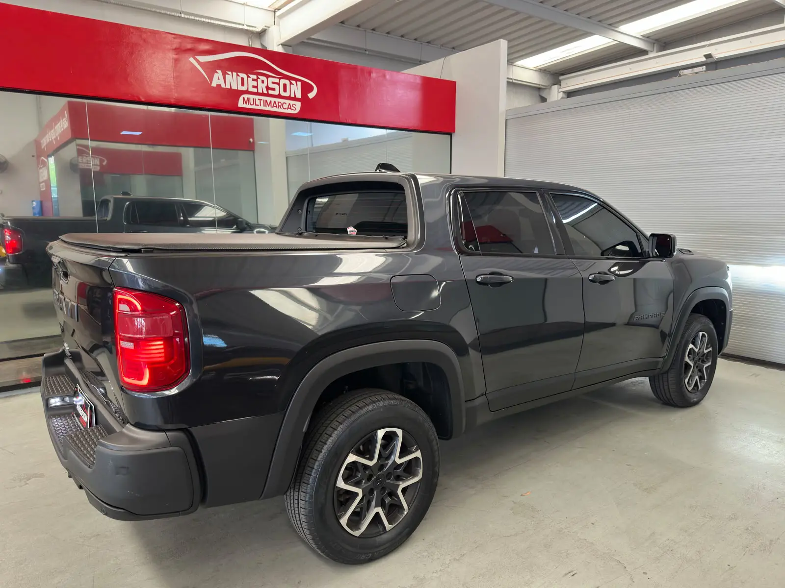 RAM RAMPAGE REBEL AT GAS a venda na Anderson Multimarcas