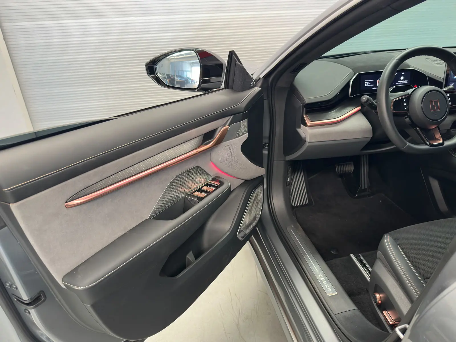 GEELY ZEEKR 001 PREMIUM a venda na Anderson Multimarcas