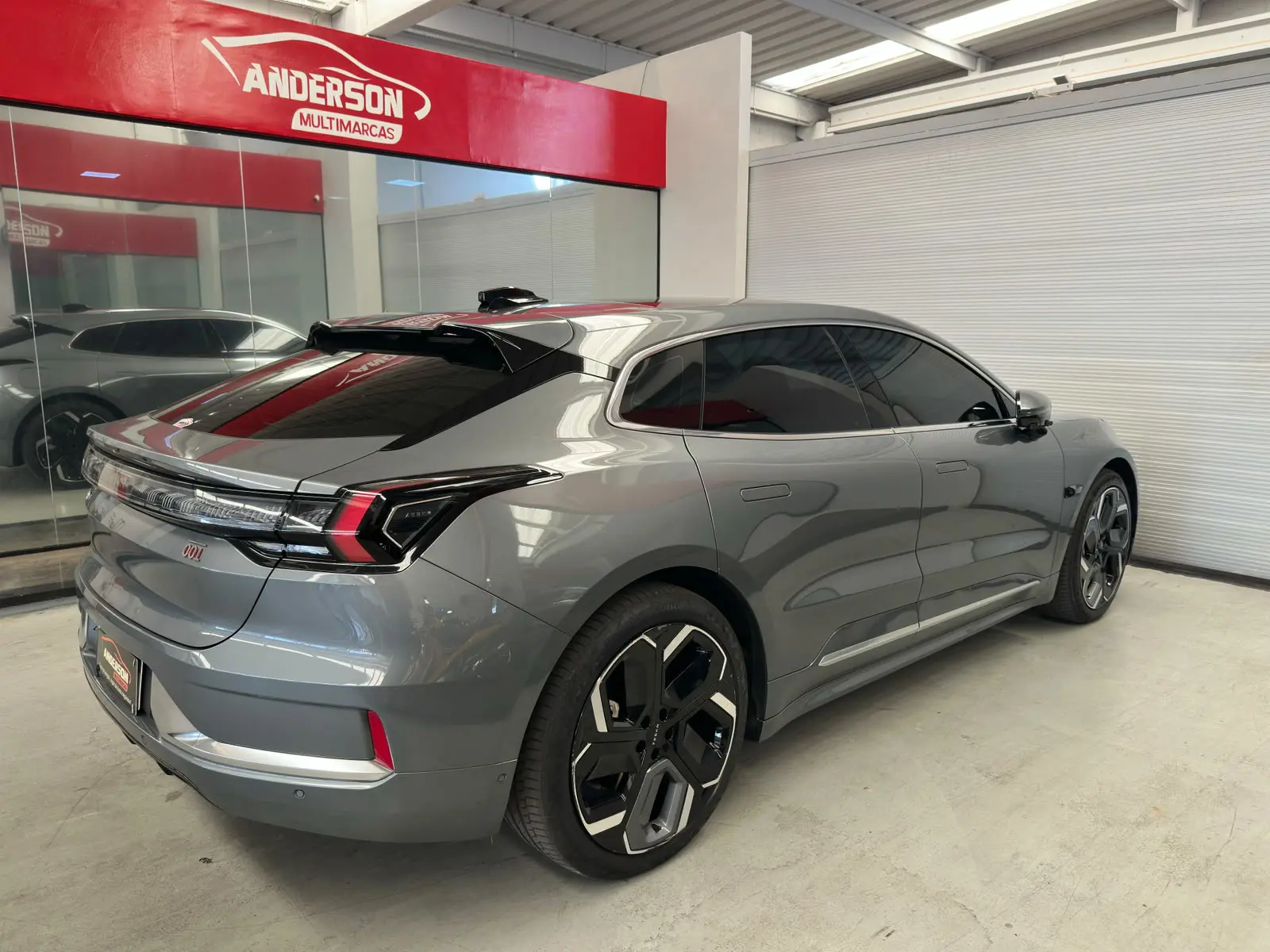 GEELY ZEEKR 001 PREMIUM a venda na Anderson Multimarcas