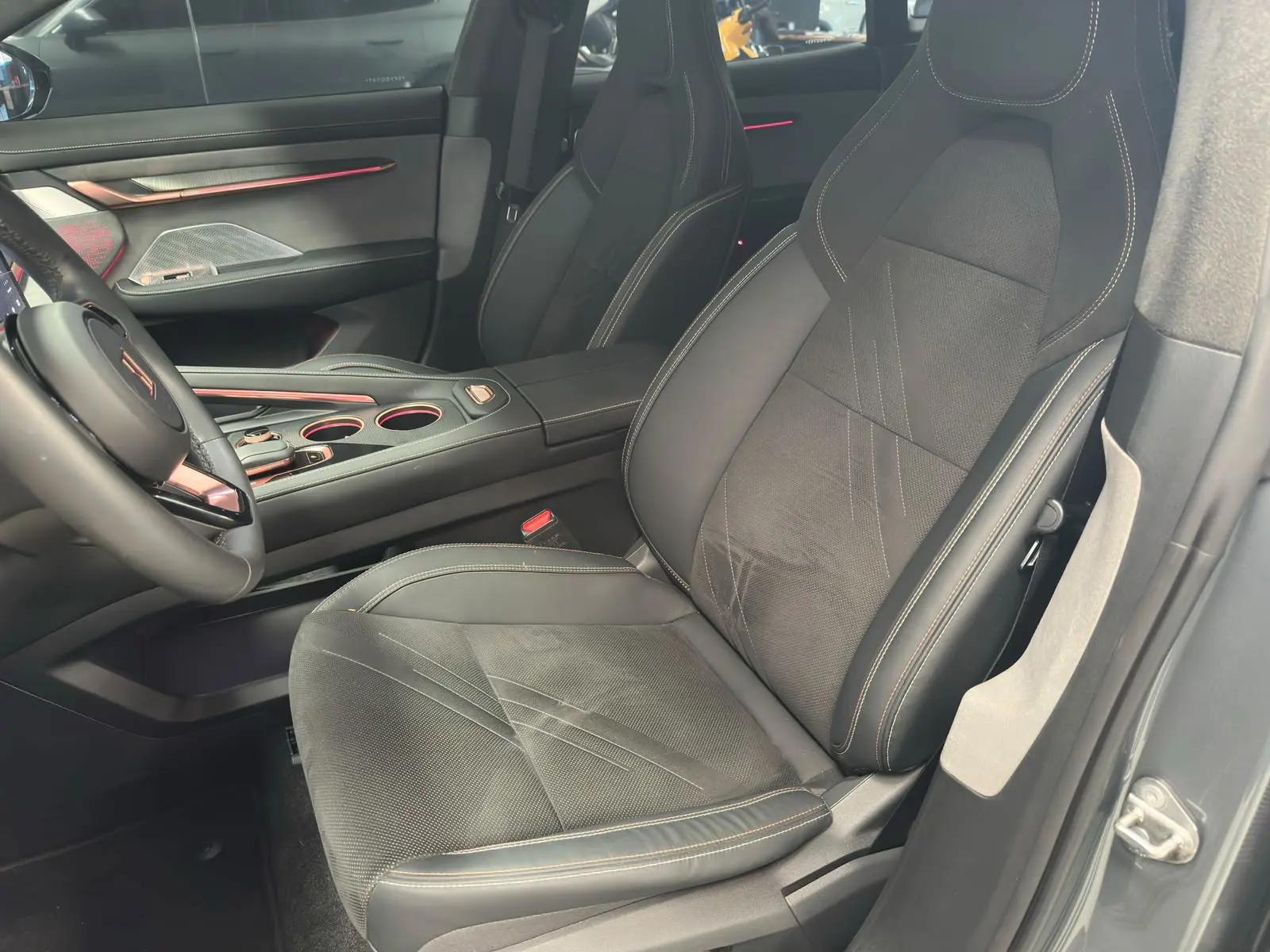 GEELY ZEEKR 001 PREMIUM a venda na Anderson Multimarcas