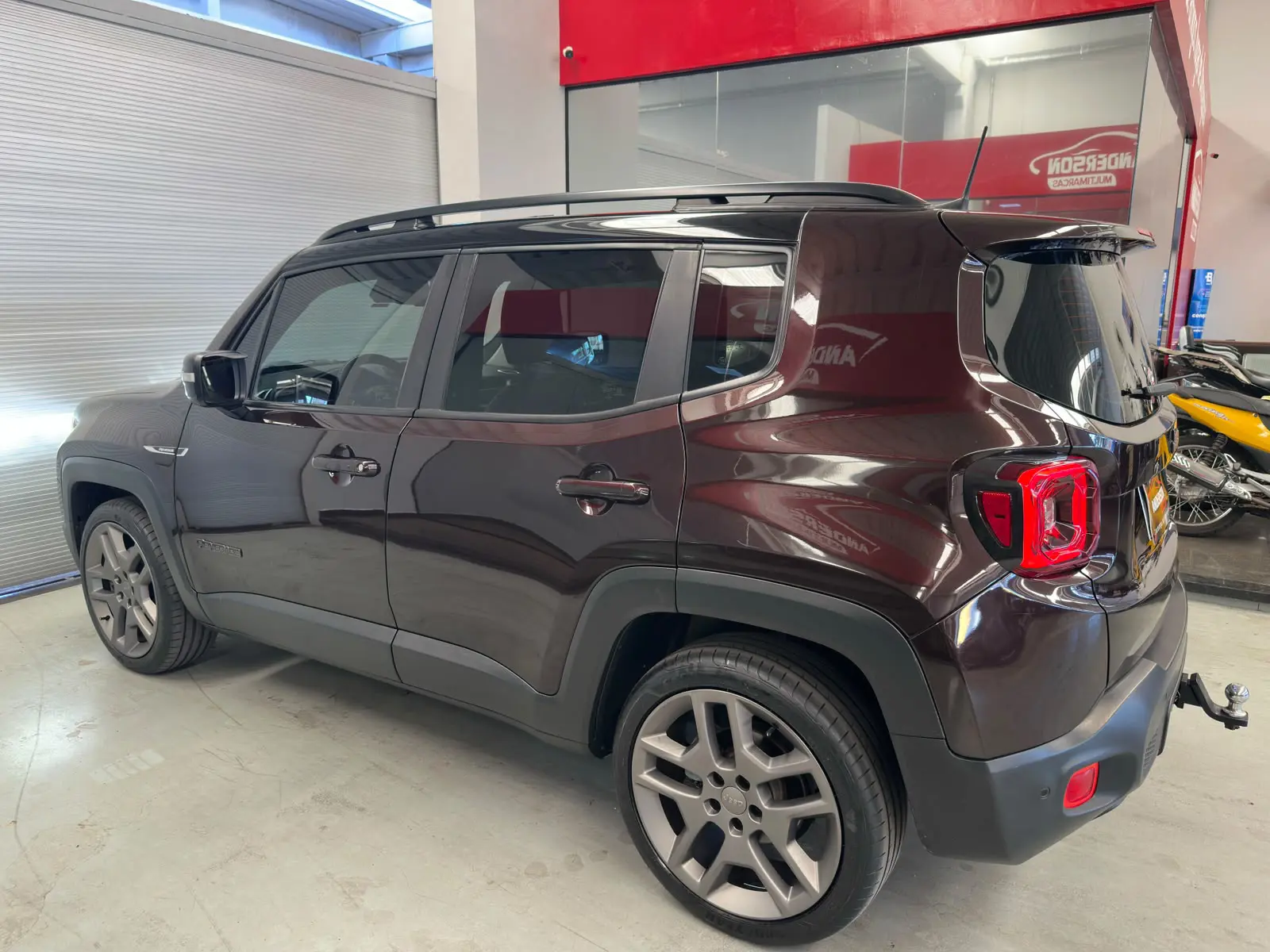 Jeep RENEGADE LIMITED AT a venda na Anderson Multimarcas