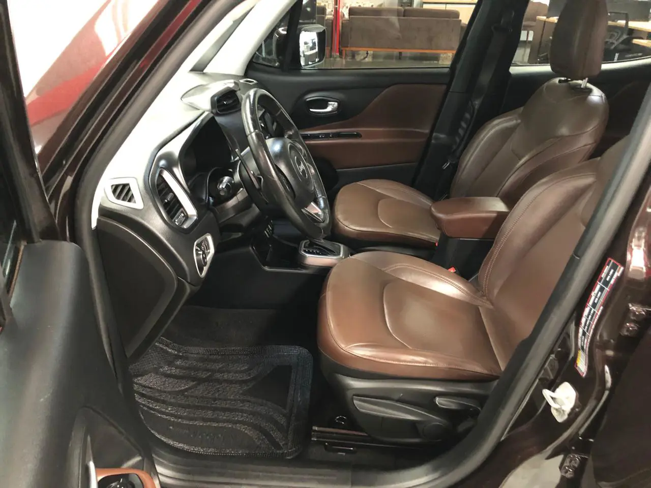 Jeep RENEGADE LIMITED AT a venda na Anderson Multimarcas