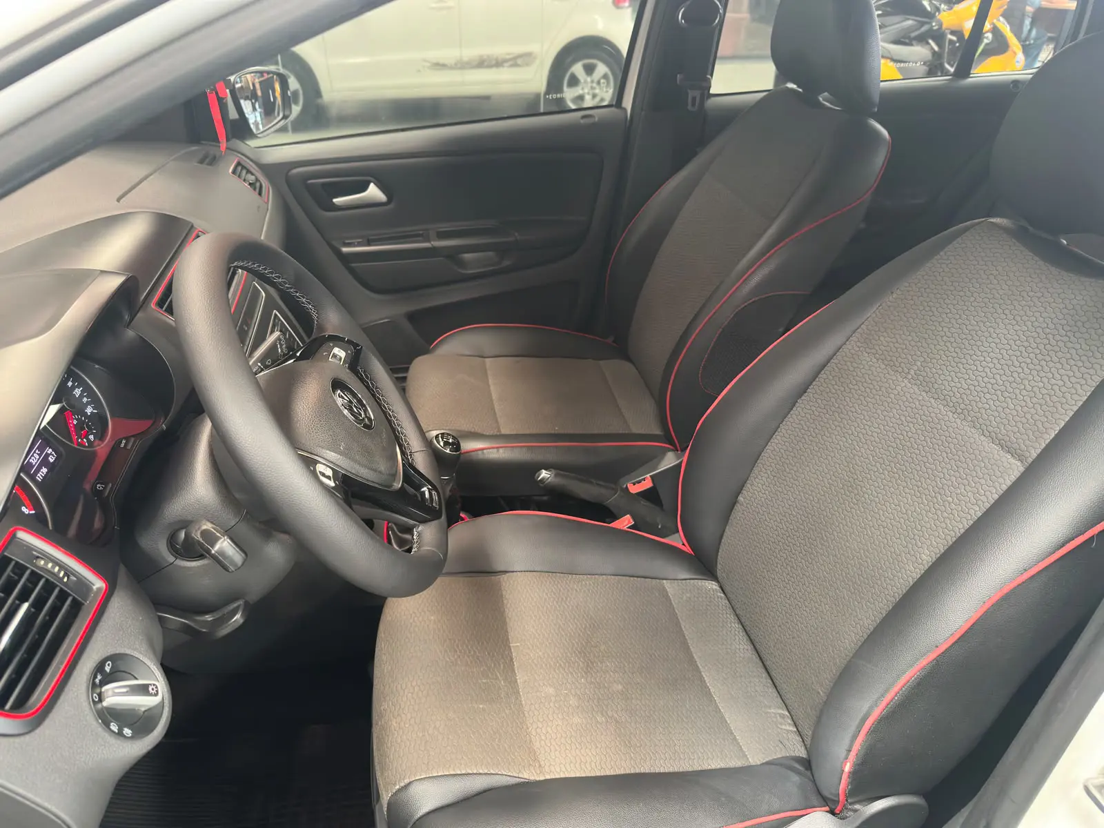 Volkswagen FOX ROCK RIO MB a venda na Anderson Multimarcas