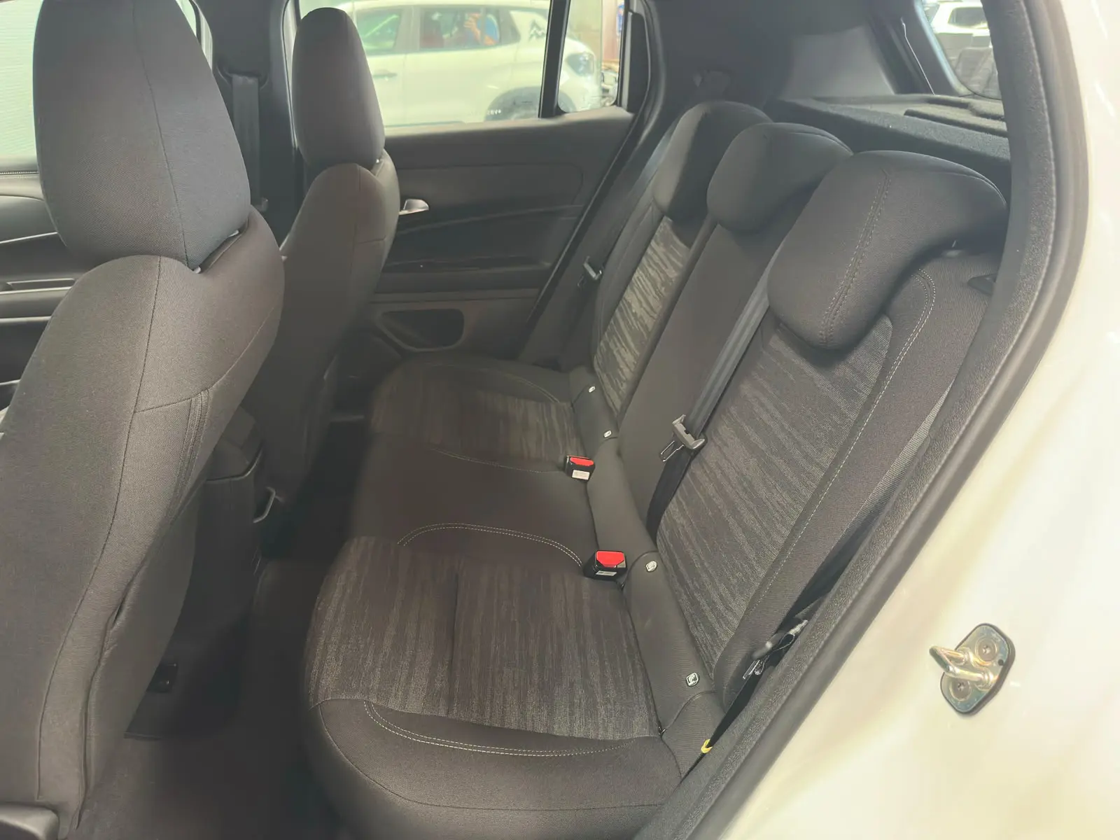 Jeep AVENGER ALTITUDE a venda na Anderson Multimarcas