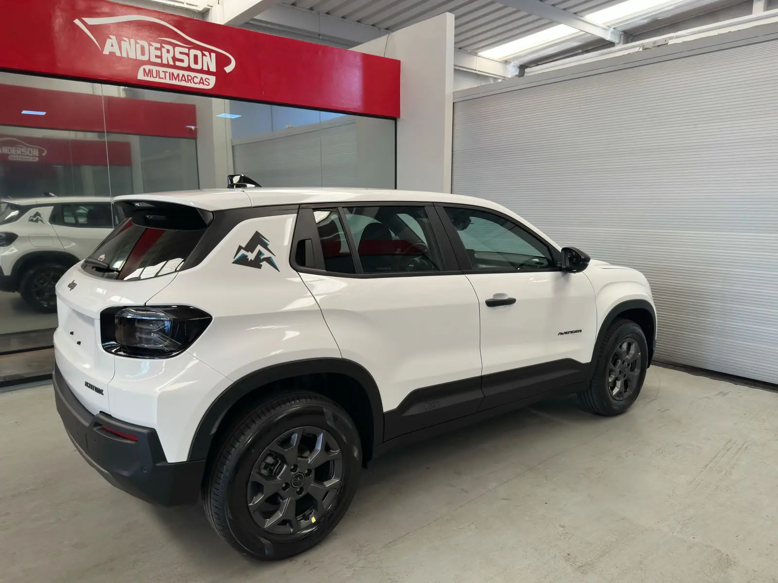 Jeep AVENGER ALTITUDE a venda na Anderson Multimarcas
