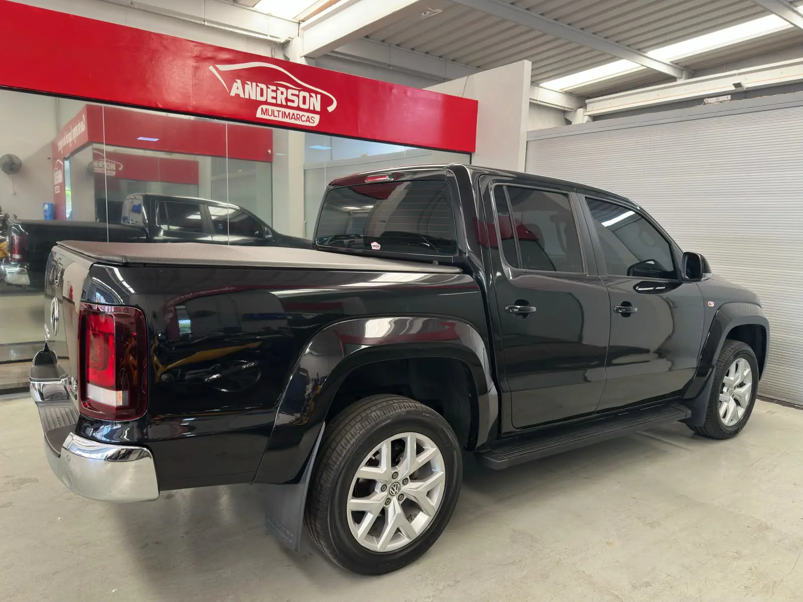 Volkswagen AMAROK V6 HIGH a venda na Anderson Multimarcas
