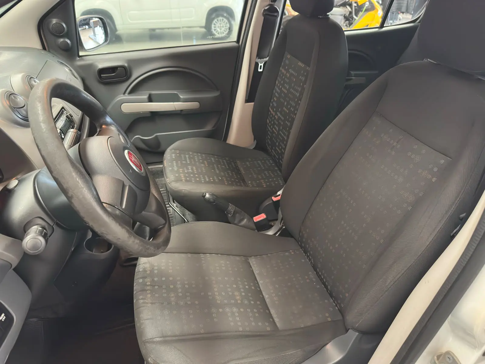 Fiat UNO VIVACE 1.0 a venda na Anderson Multimarcas