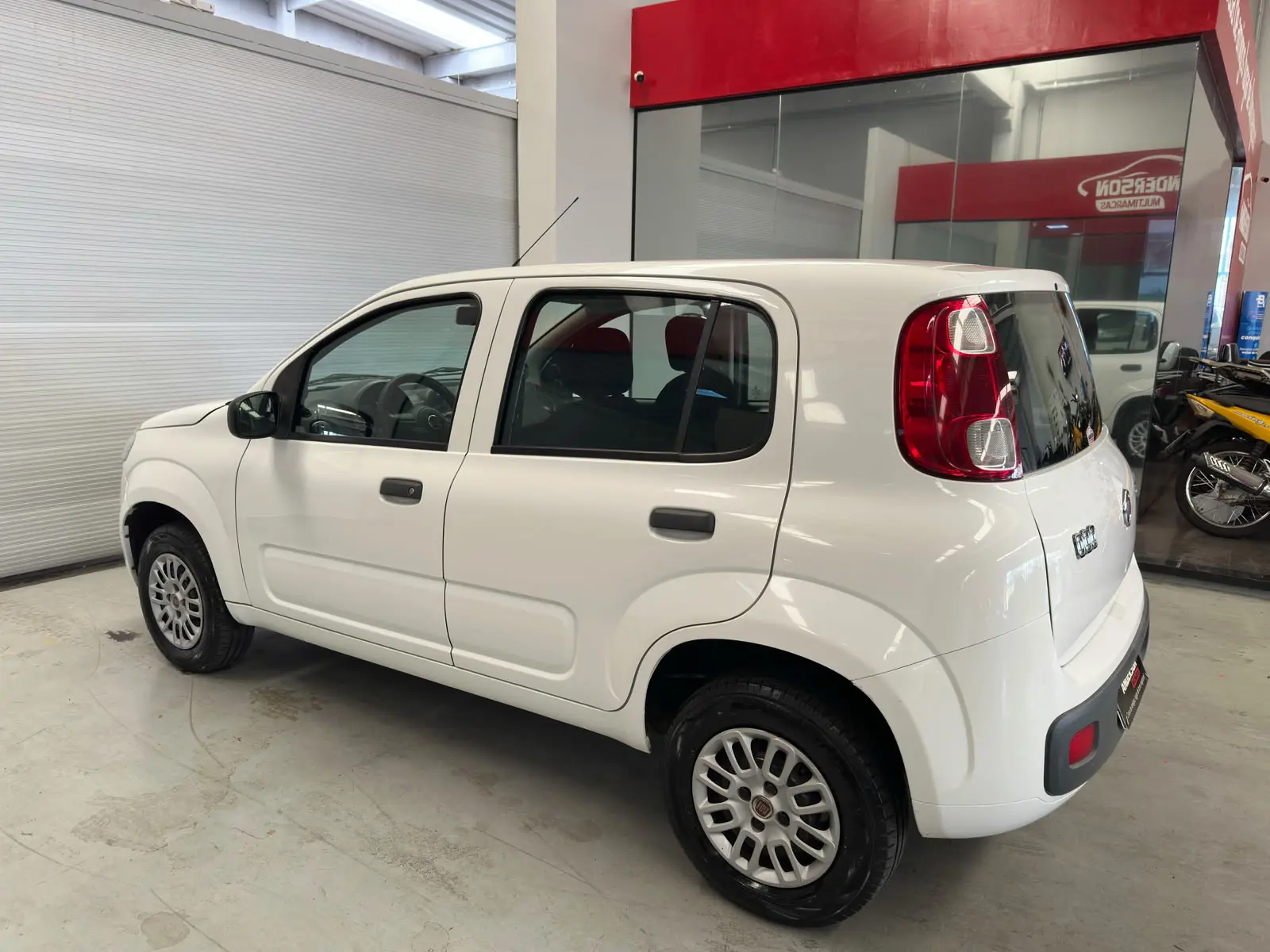 Fiat UNO VIVACE 1.0 a venda na Anderson Multimarcas