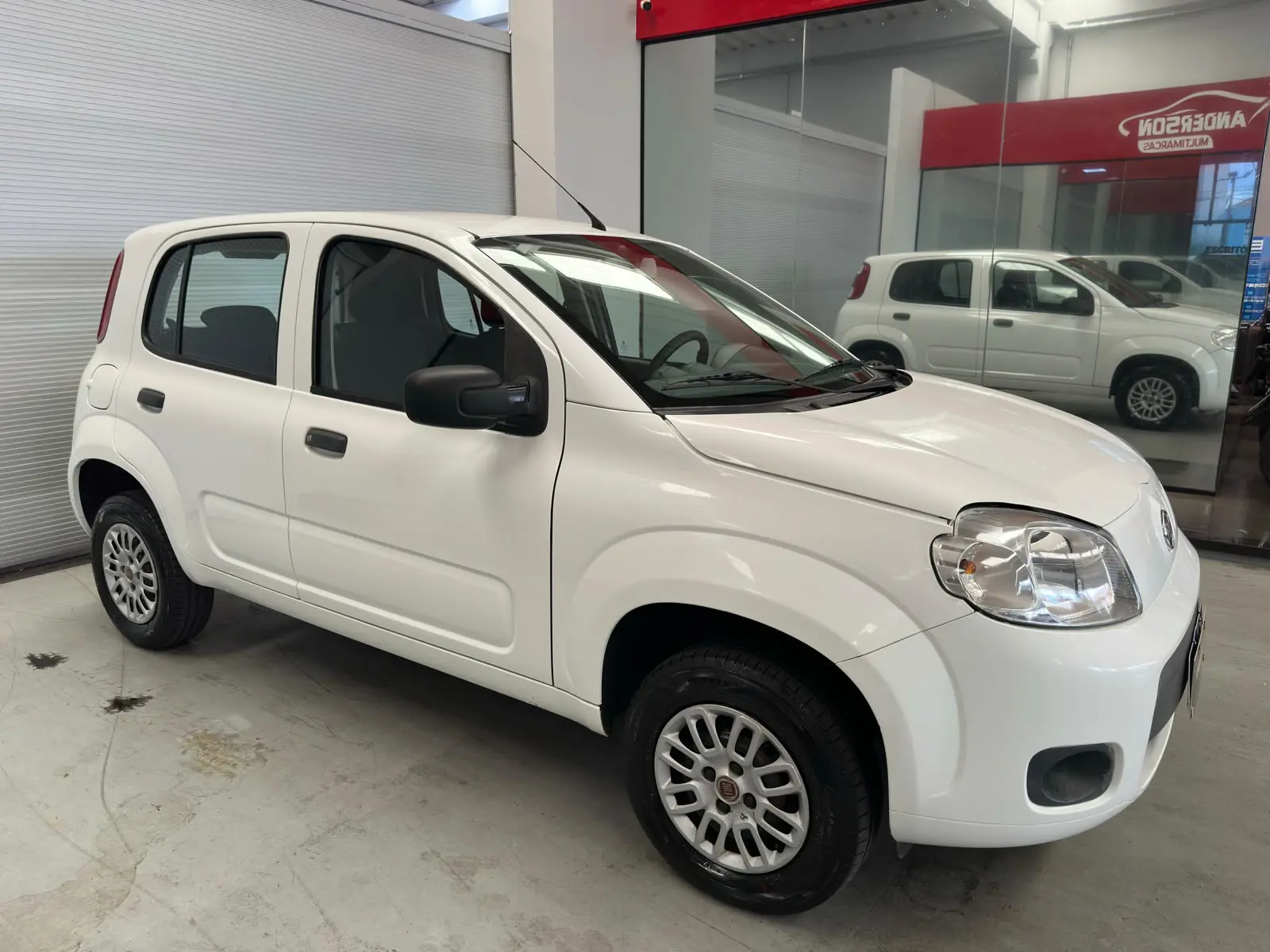 Fiat UNO VIVACE 1.0 a venda na Anderson Multimarcas