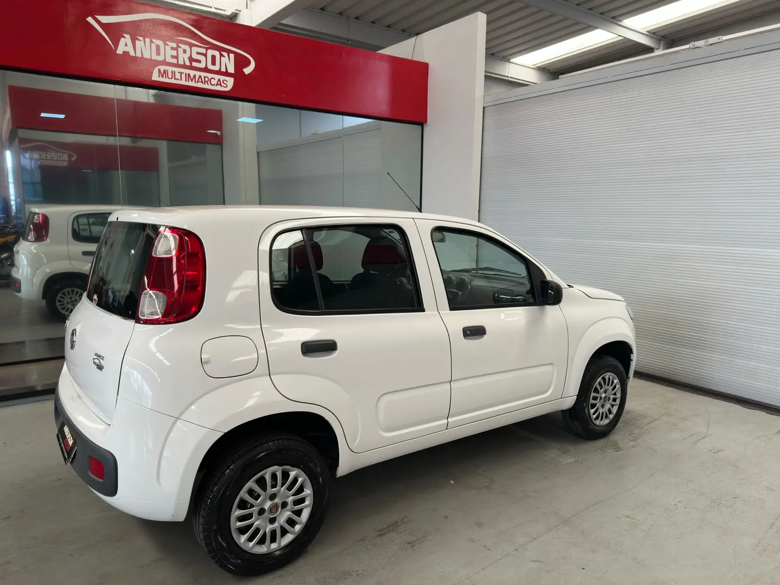 Fiat UNO VIVACE 1.0 a venda na Anderson Multimarcas