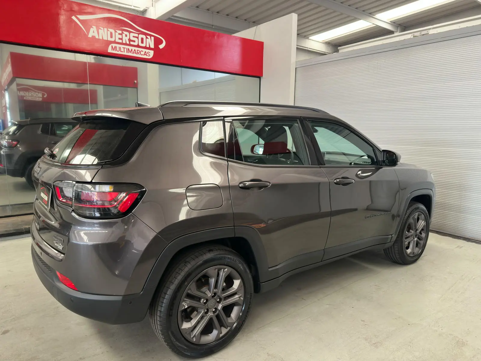 Jeep COMPASS LONG TF a venda na Anderson Multimarcas