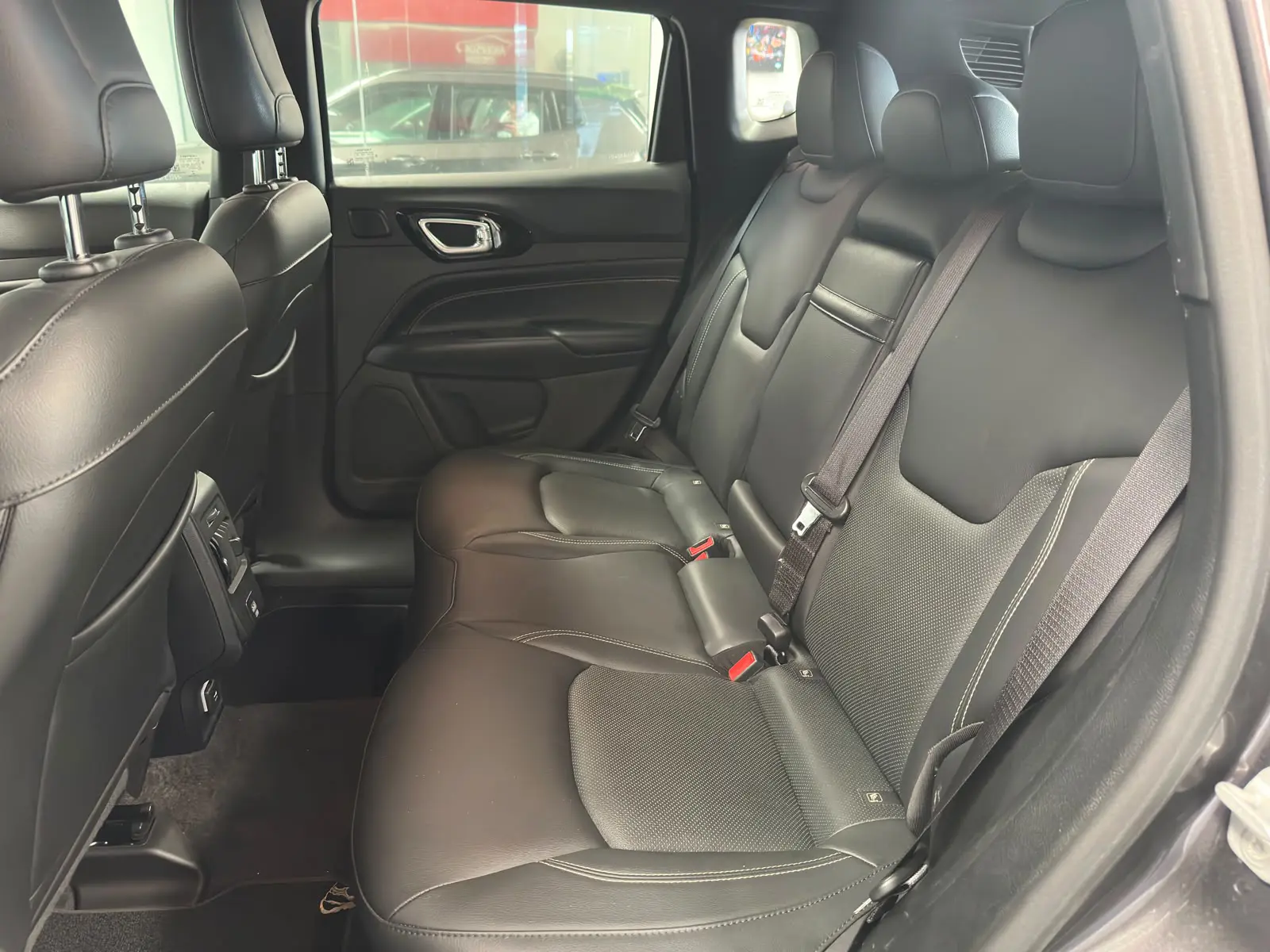 Jeep COMPASS LONG TF a venda na Anderson Multimarcas