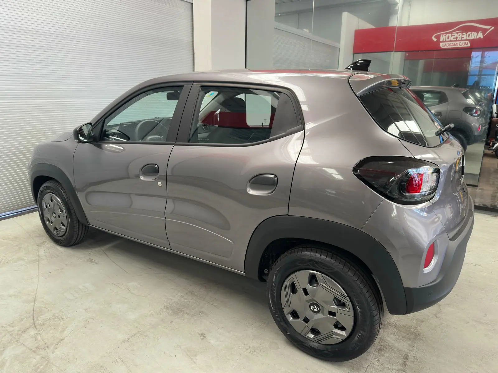 Renault KWID ZEN a venda na Anderson Multimarcas